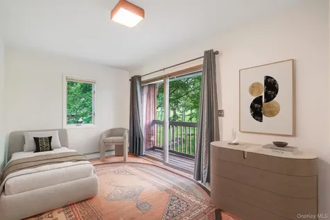 8 Kingwood Park Poughkeepsie NY 12601