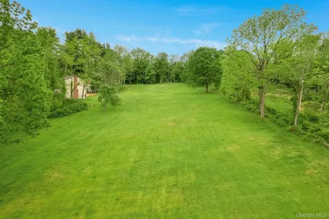 8 Kingwood Park Poughkeepsie NY 12601