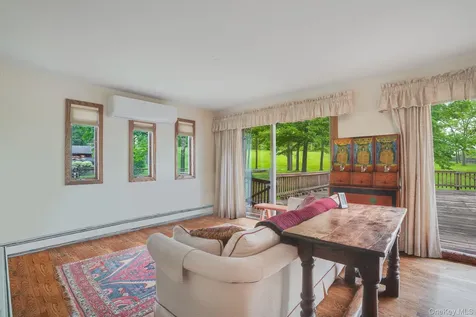8 Kingwood Park Poughkeepsie NY 12601