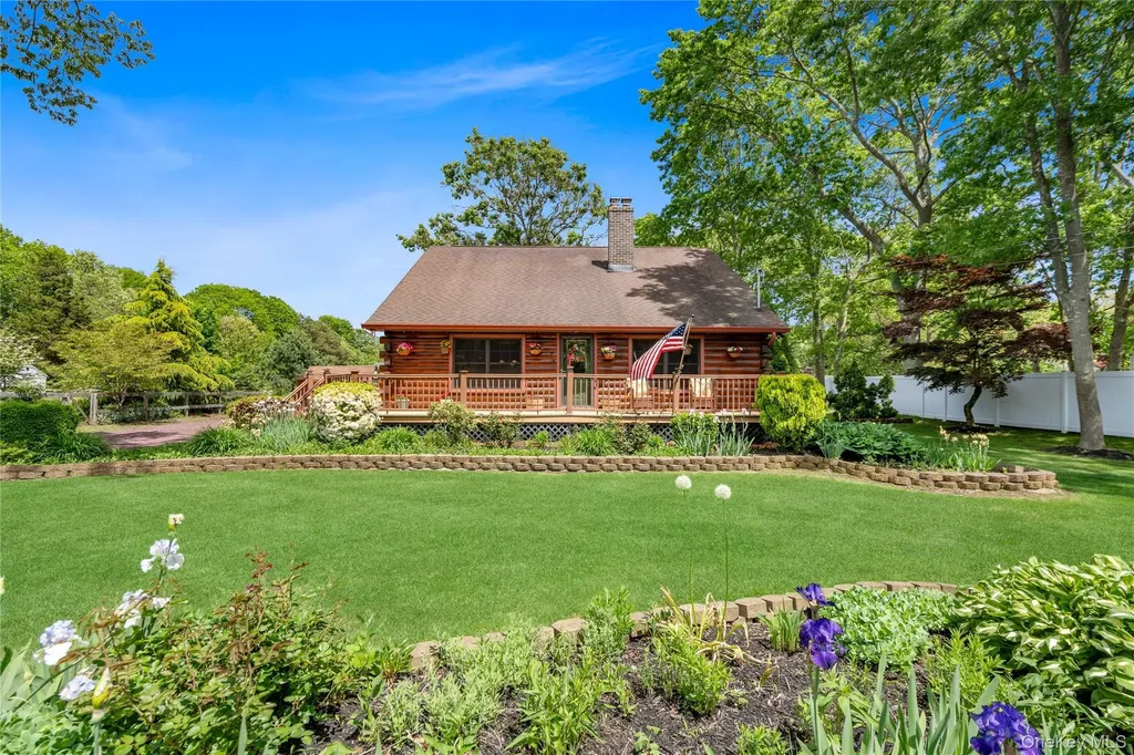 355 Woodland Avenue Manorville NY 11949