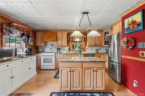 355 Woodland Avenue Manorville NY 11949