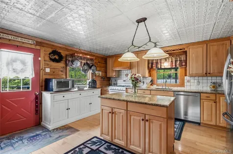 355 Woodland Avenue Manorville NY 11949
