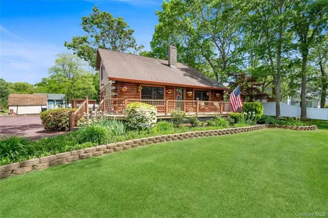 355 Woodland Avenue Manorville NY 11949