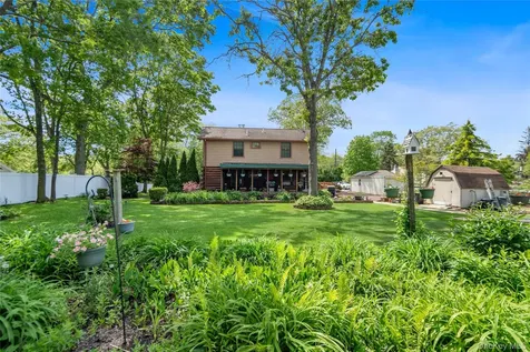355 Woodland Avenue Manorville NY 11949