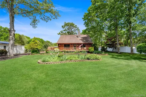 355 Woodland Avenue Manorville NY 11949