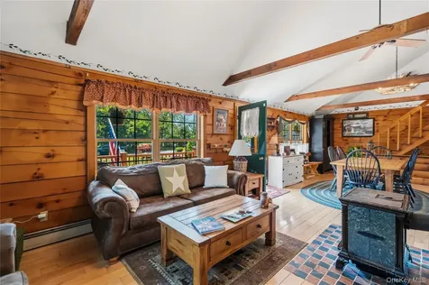 355 Woodland Avenue Manorville NY 11949