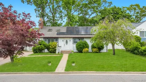 59 E Cedar Street Massapequa NY 11758