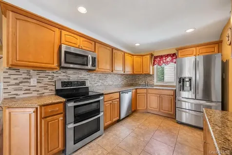16 E Grove Street Massapequa NY 11758