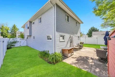 16 E Grove Street Massapequa NY 11758