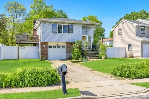 16 E Grove Street Massapequa NY 11758
