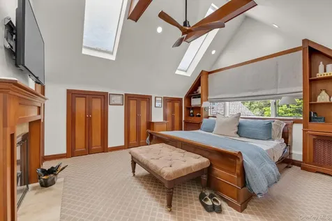 74 Litchfield Road Port Washington NY 11050