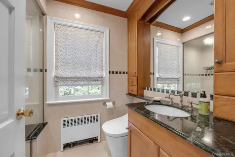 74 Litchfield Road Port Washington NY 11050