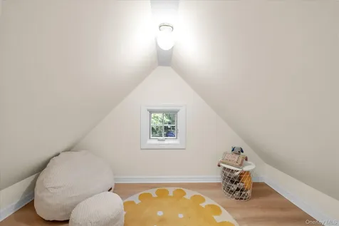 74 Litchfield Road Port Washington NY 11050