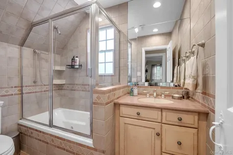 74 Litchfield Road Port Washington NY 11050