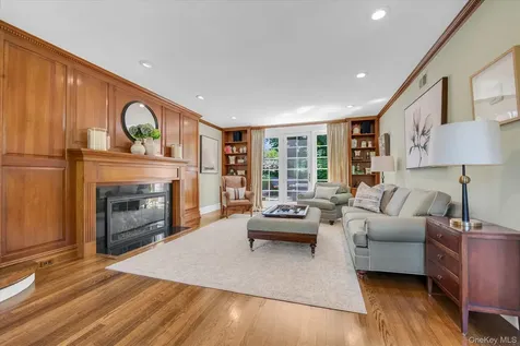 74 Litchfield Road Port Washington NY 11050
