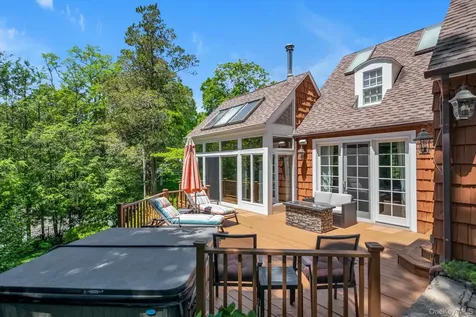 74 Litchfield Road Port Washington NY 11050