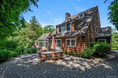 74 Litchfield Road Port Washington NY 11050