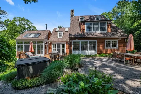 74 Litchfield Road Port Washington NY 11050
