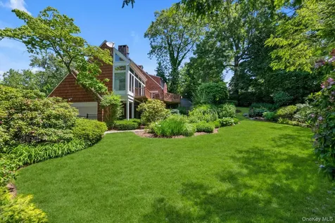 74 Litchfield Road Port Washington NY 11050