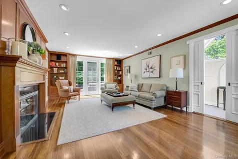 74 Litchfield Road Port Washington NY 11050