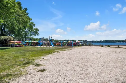 74 Litchfield Road Port Washington NY 11050