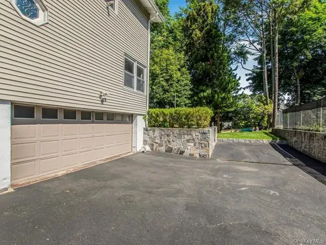 36 Balmoral Crescent White Plains NY 10607