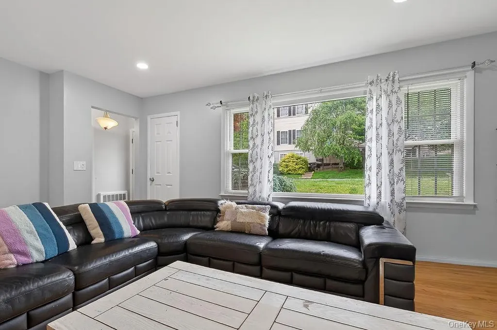 33 S Mortimer Avenue Elmsford NY 10523