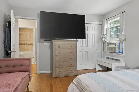 33 S Mortimer Avenue Elmsford NY 10523