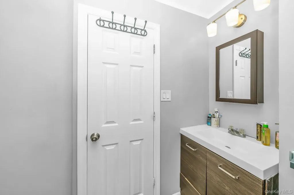 72 Peckham Avenue Islip NY 11751