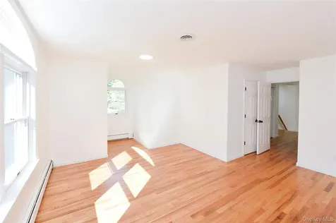 6 S Post Lane Airmont NY 10952