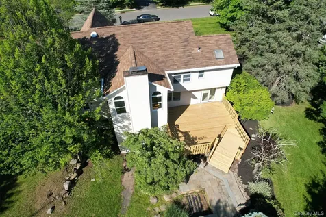 6 S Post Lane Airmont NY 10952