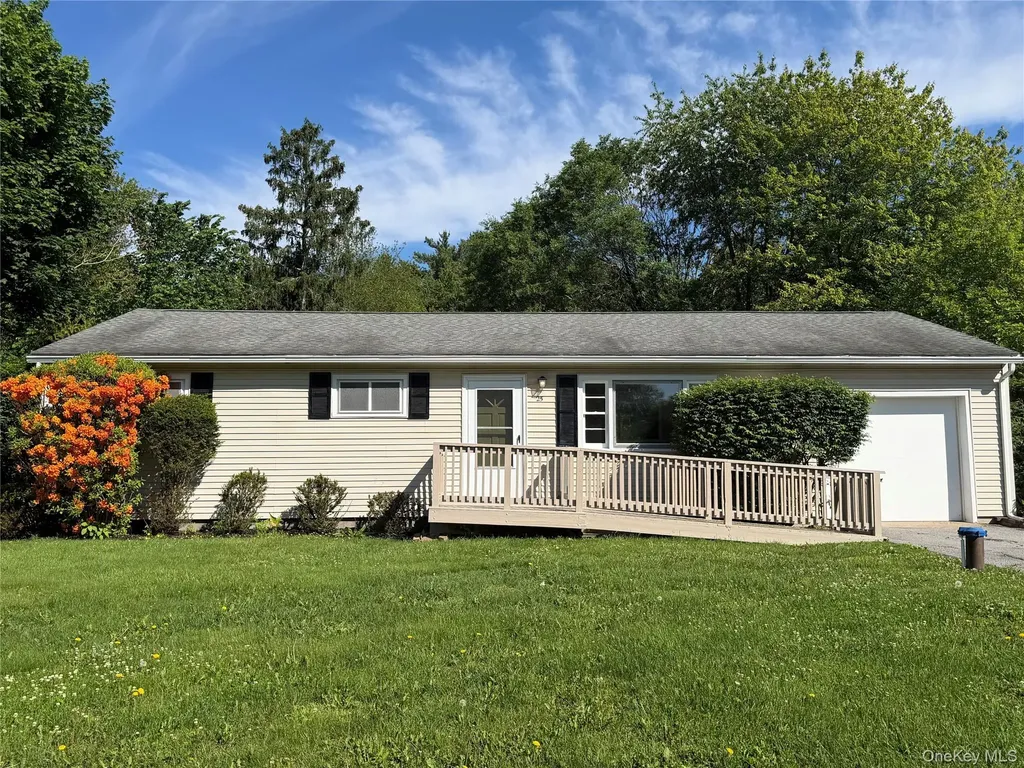 25 Gilbert Drive Hyde Park NY 12538