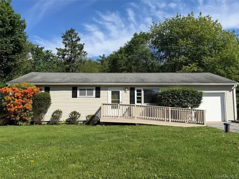 25 Gilbert Drive Hyde Park NY 12538