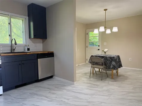 25 Gilbert Drive Hyde Park NY 12538