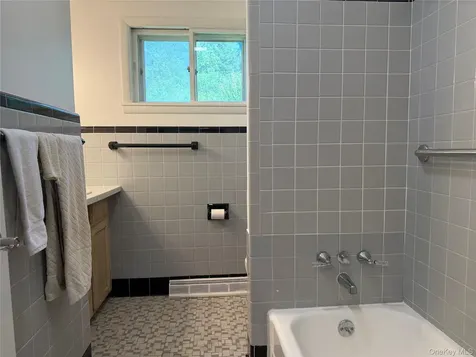 25 Gilbert Drive Hyde Park NY 12538