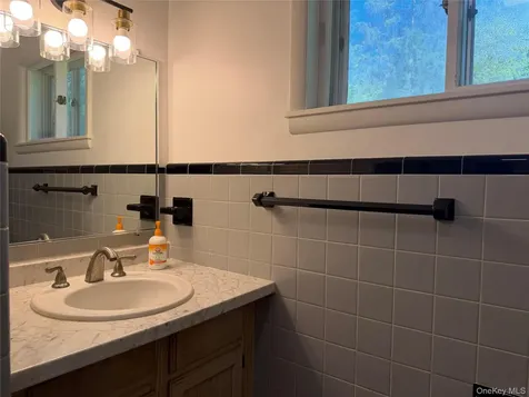 25 Gilbert Drive Hyde Park NY 12538