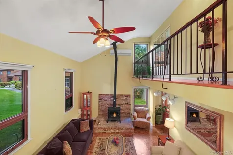 90 Timberlane Court Yorktown Heights NY 10598