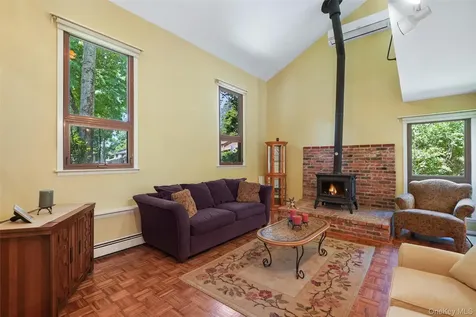 90 Timberlane Court Yorktown Heights NY 10598