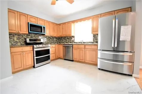 158 Sycamore Drive New Windsor NY 12553