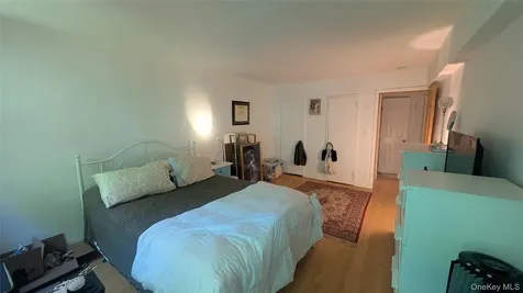 30 Pearsall Avenue N Glen Cove NY 11542