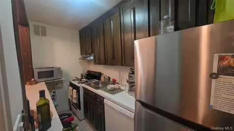 30 Pearsall Avenue N Glen Cove NY 11542