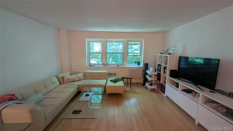 30 Pearsall Avenue N Glen Cove NY 11542