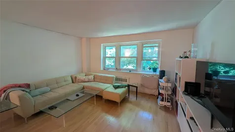 30 Pearsall Avenue N Glen Cove NY 11542