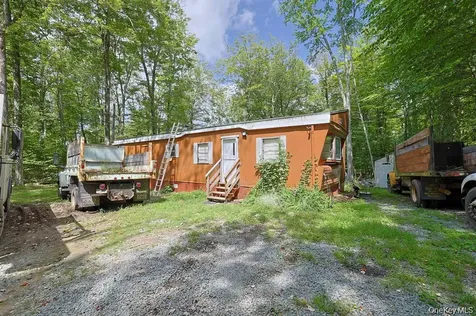 181 Oakridge Road Greenfield Park NY 12435