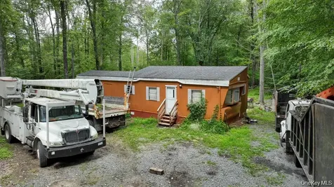181 Oakridge Road Greenfield Park NY 12435