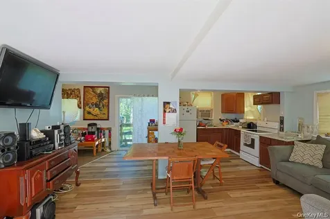 181 Oakridge Road Greenfield Park NY 12435