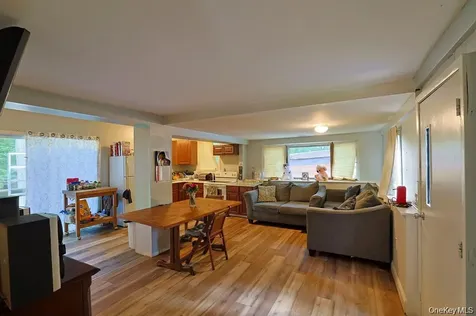 181 Oakridge Road Greenfield Park NY 12435