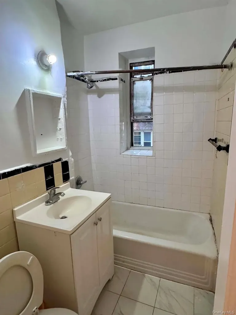 143-07 Sanford Avenue Flushing NY 11355