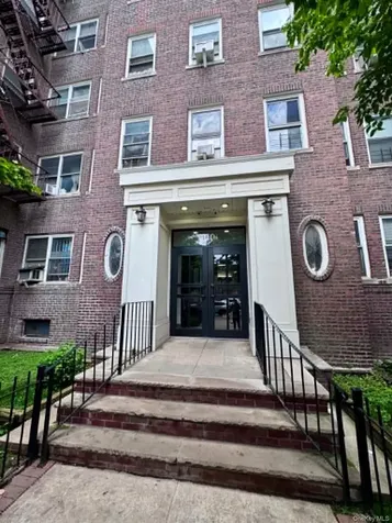 143-07 Sanford Avenue Flushing NY 11355