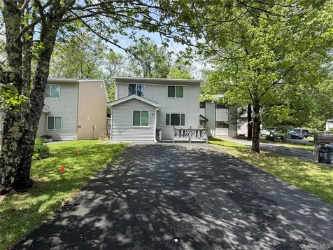 8 Peter Way Kiamesha Lake NY 12751